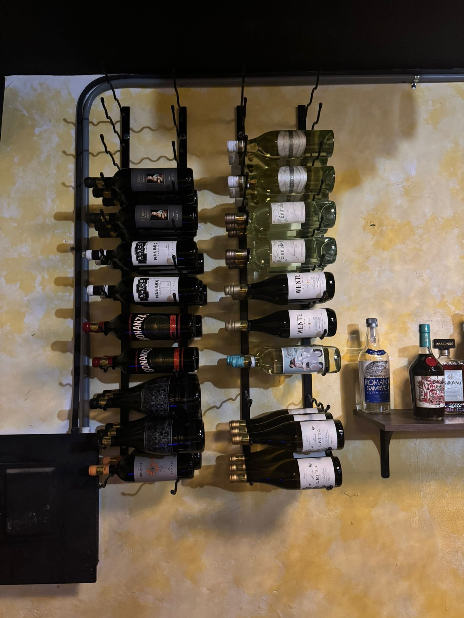 Pasta Amor y Vino Restaurant_(11)